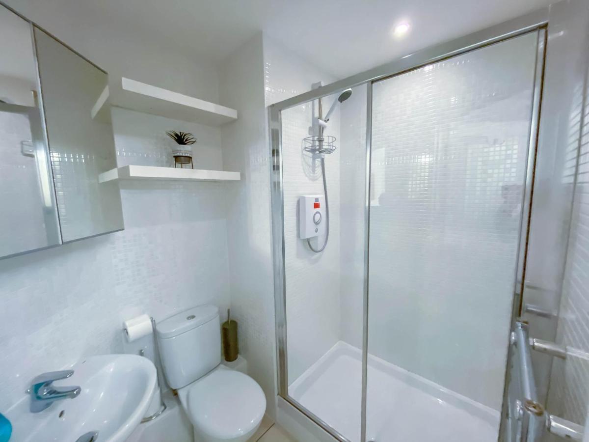 The Augustine - Modern Two Bed Ground Floor Apartment With Parking Кэнтербари Экстерьер фото